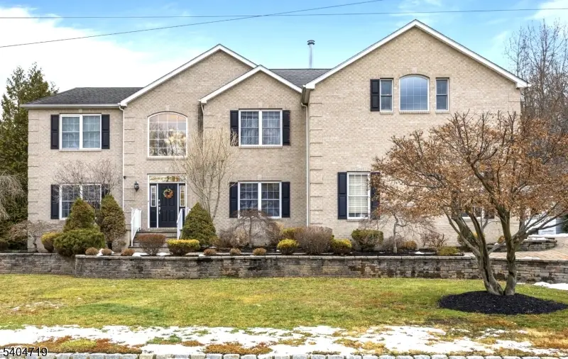 73 Big Piece Rd, Fairfield, NJ 07004 - Image #1