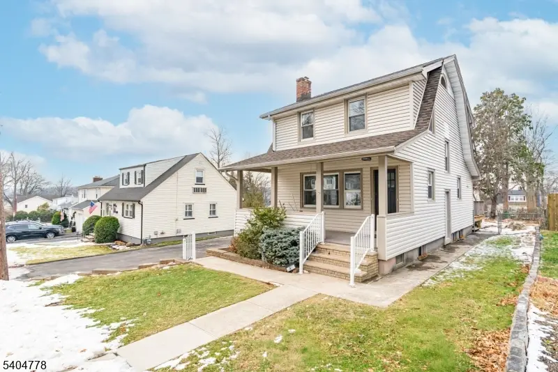 41 Robertson Rd, West Orange, NJ 07052 - Image #2