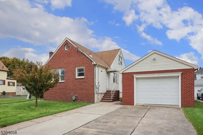 825 Dennis Pl, Linden, NJ 07036 - Image #3