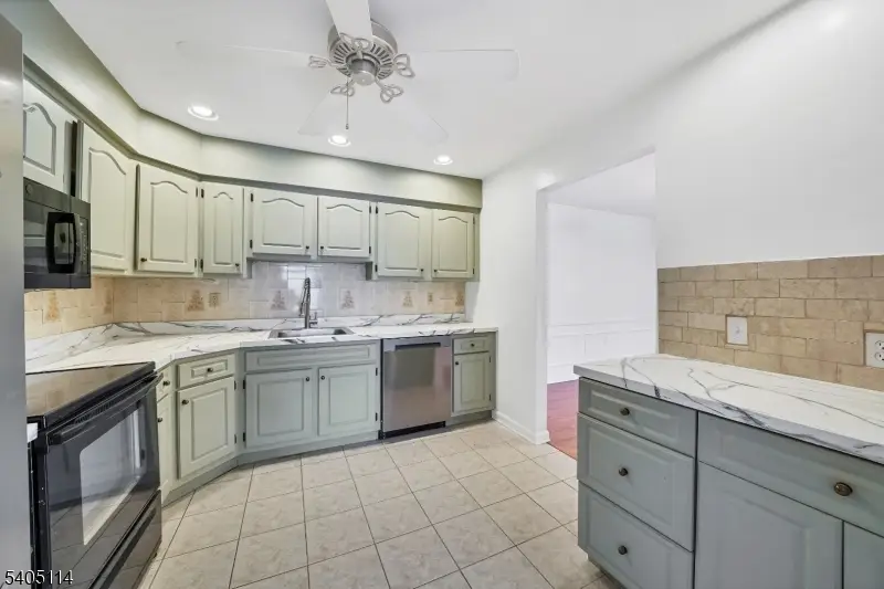 76 Farm Rd #E, Hillsborough, NJ 08844 - #2