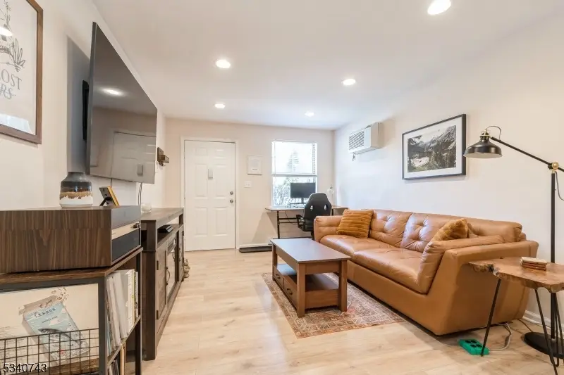 103 Woodcrest Dr, Morris, NJ 07960 - Image #3