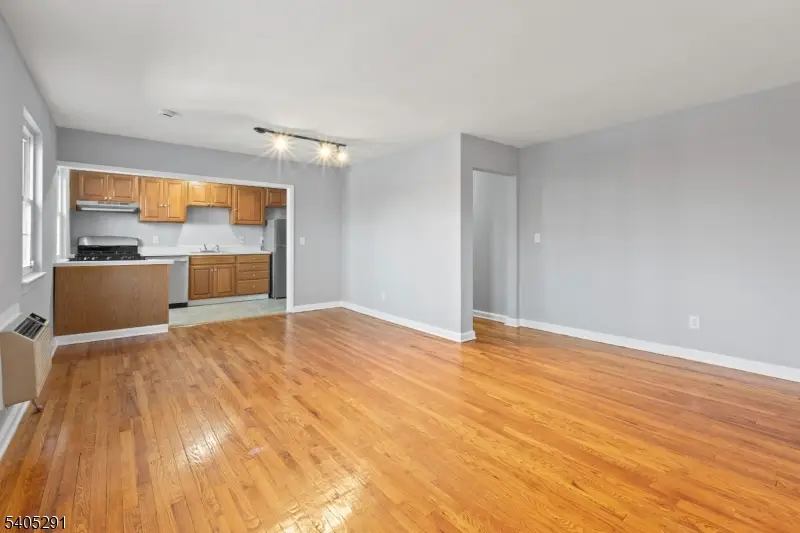 16 F Parkway Village #F, Cranford, NJ 07016 - Image #3