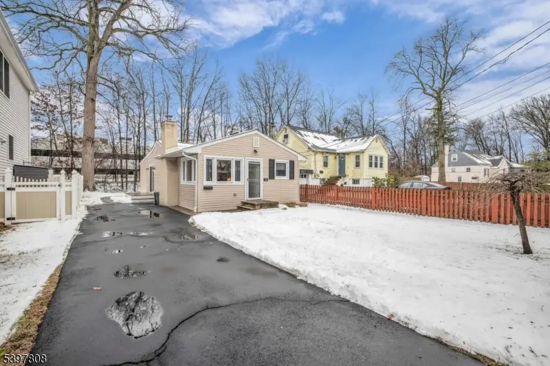 193 Jacksonville Dr., Parsippany Troy Hills, NJ 07054 - Image #2