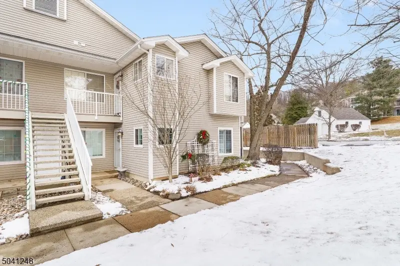 47 Spruce Ct, The Hills, NJ 07921 - Image #1