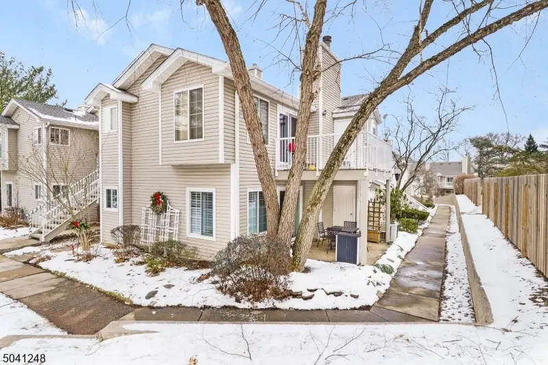 47 Spruce Ct, The Hills, NJ 07921 - Image #2