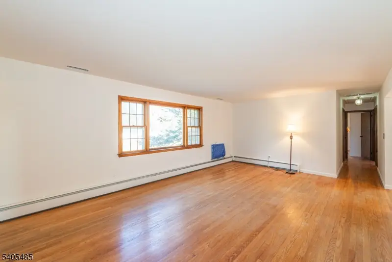 8 Franklin Dr, Mendham, NJ 07926 - Image #3