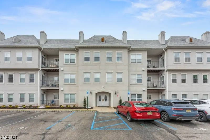 511 Brittany Dr, Wayne, NJ 07470 - #1