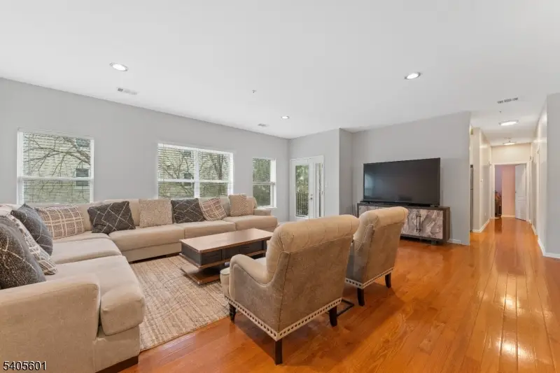 511 Brittany Dr, Wayne, NJ 07470 - #3