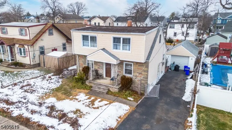 257 Floral Ln, Saddle Brook, NJ 07663 - Image #3