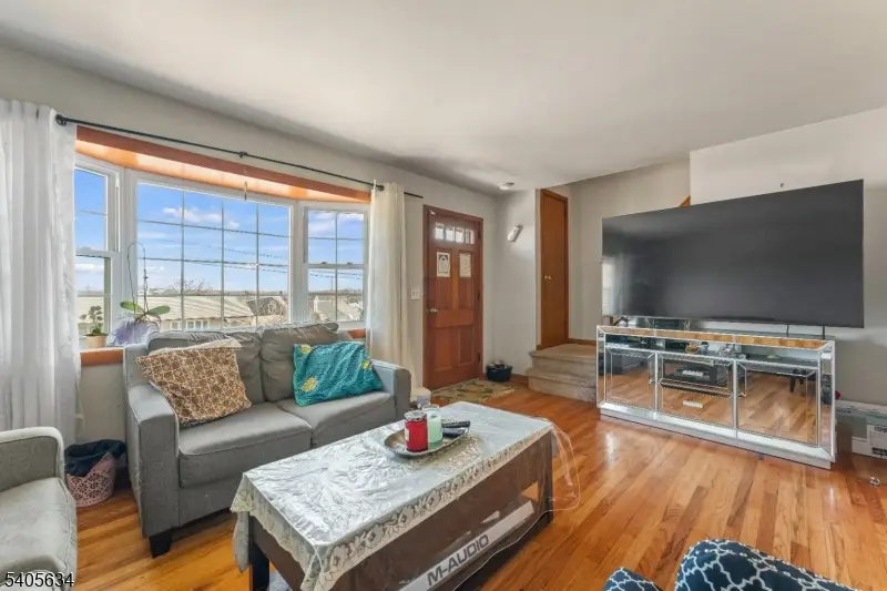 59 Susan Ct, Clifton, NJ 07012 - Image #2