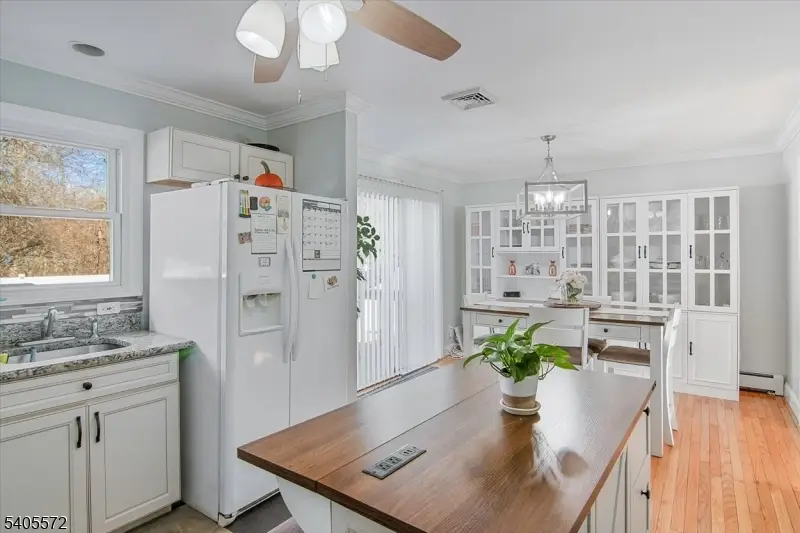 21 Beacon Rd, Hopatcong, NJ 07843 - Image #2