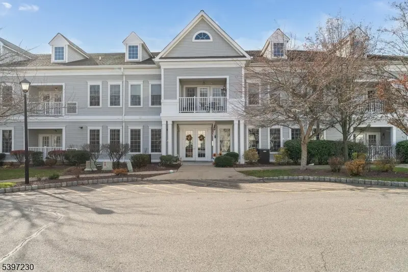 5019 Brookfield Glen Dr, Brookfield, NJ 07823 - Image #1