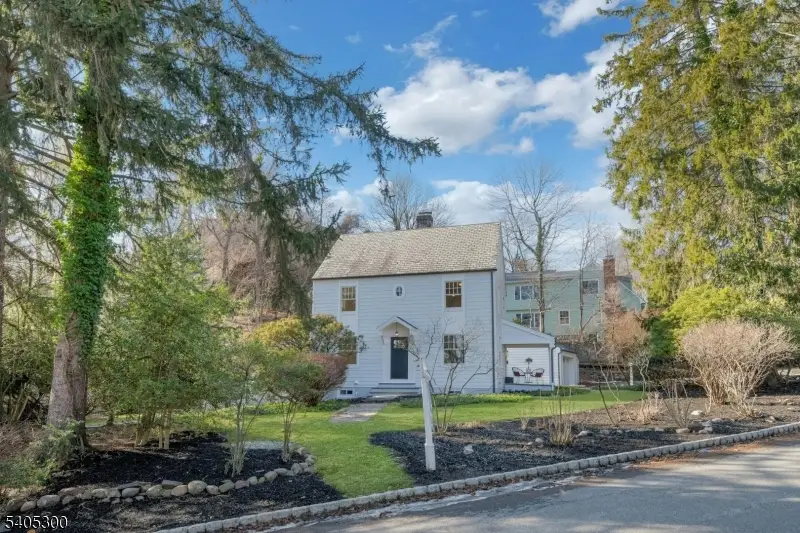 30 Edgecliff Rd, Upper Montclair, NJ 07043 - Image #2