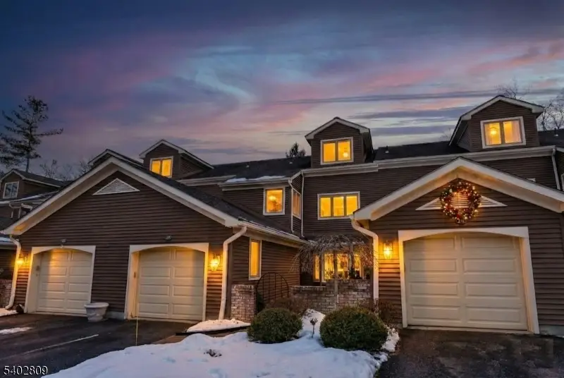 272 Belmont Pl, Mahwah, NJ 07430 - Image #2