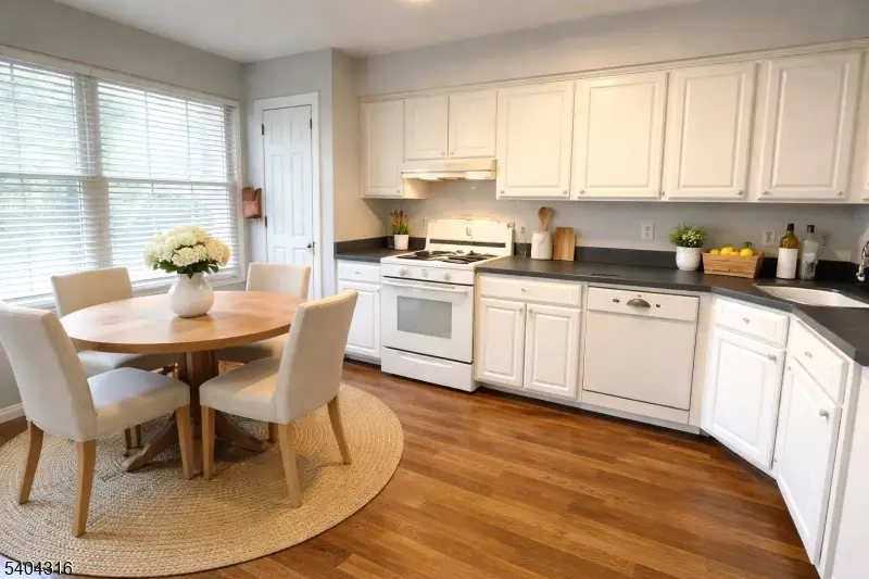 317 Jamestown Ct, Raritan Township, NJ 08822 - Image #2