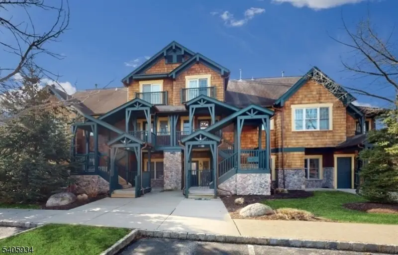 8 Maple Cres Unit 12, Vernon Center, NJ 07462 - Image #1