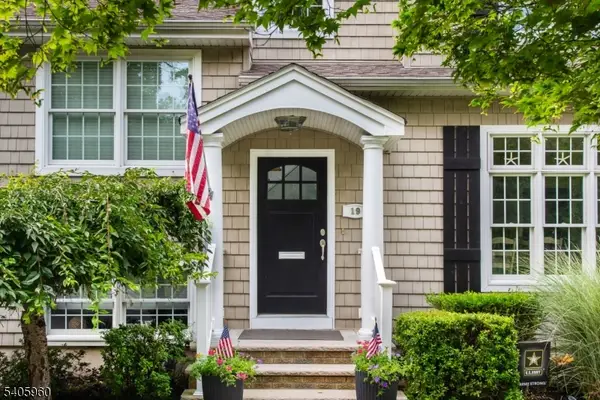 19 Springbrook Rd, Livingston Twp., NJ 07039