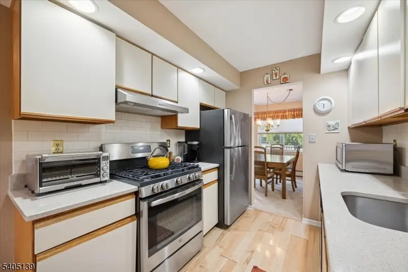 17 Coachlight Dr #17, Chatham, NJ 07928 - #3