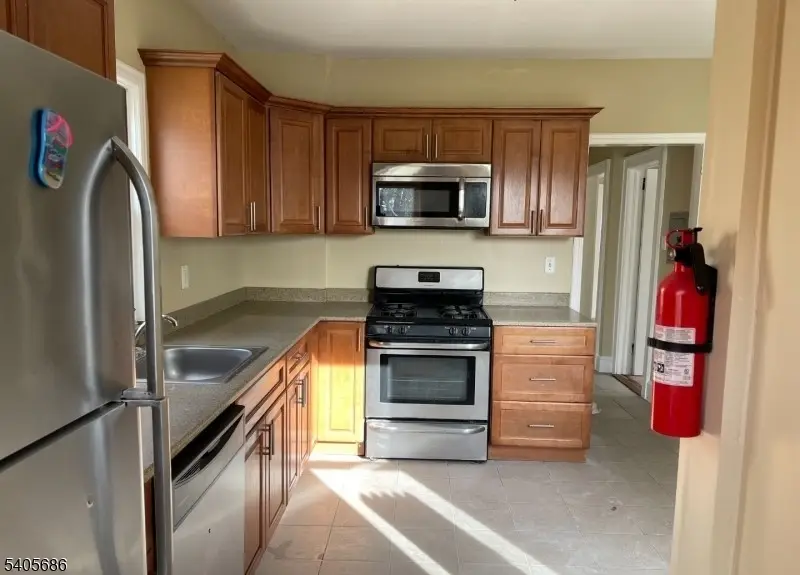 10 Glennon Pl, West Orange, NJ 07052 - Image #3