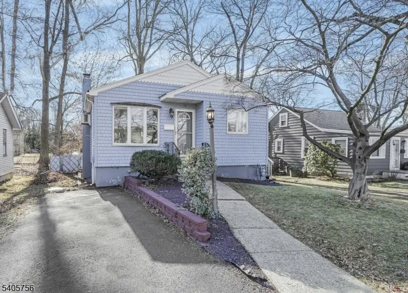 12 Carlson Pl, Lake Hiawatha, NJ 07034 - Image #1