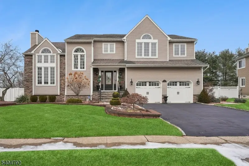 13 Crestmont Dr, Hillsborough, NJ 08844 - Image #2