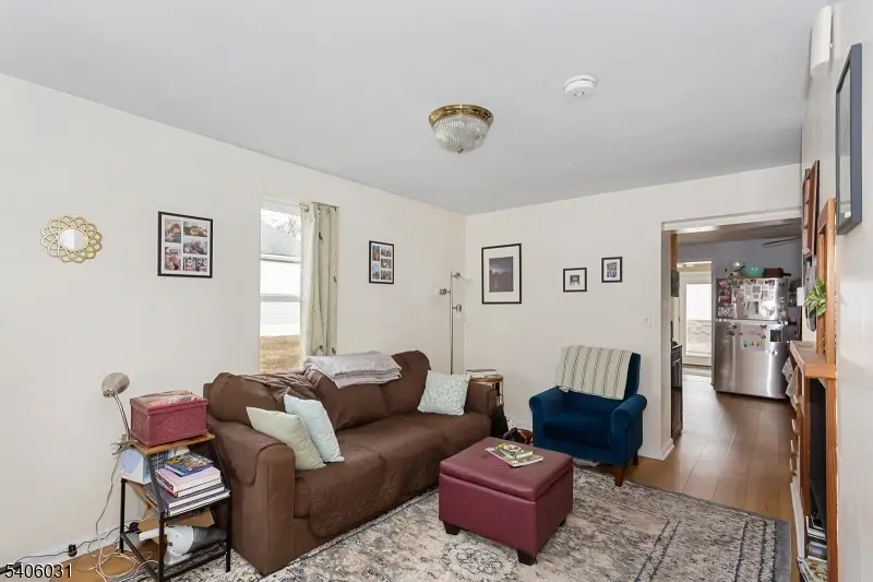 826 Sigsbee Ave, Alpha, NJ 08865 - Image #2