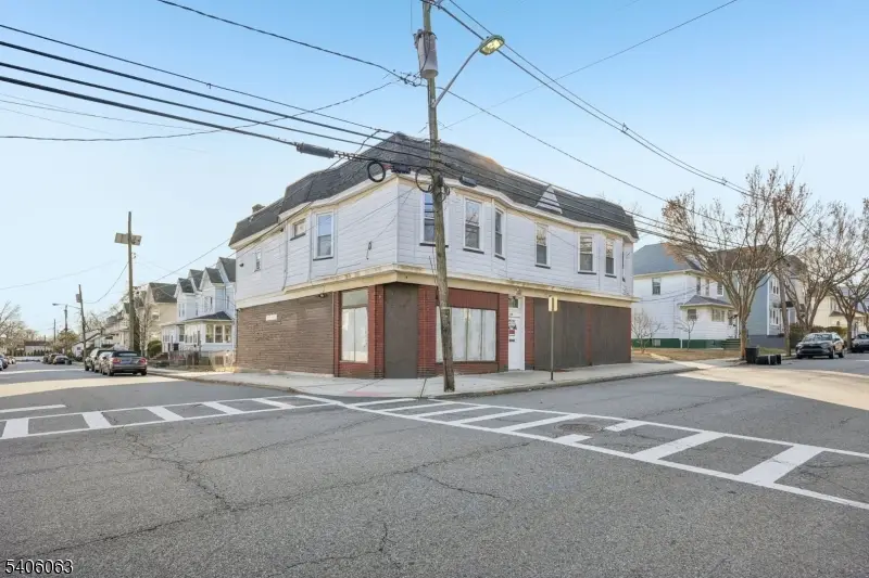 125 Madeline Ave, Clifton, NJ 07011 - Image #2