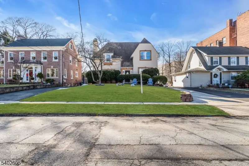 297 Hamilton Pl, Hackensack, NJ 07601 - Image #2