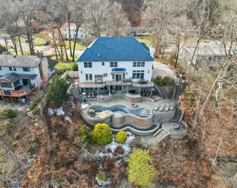 185 Summit Ave, Pompton Lakes, NJ 07442 - Image #2