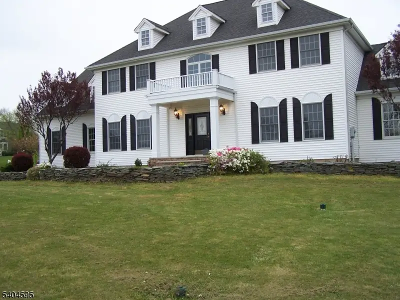 20 Northwood Dr, Pittstown, NJ 08867 - Image #1