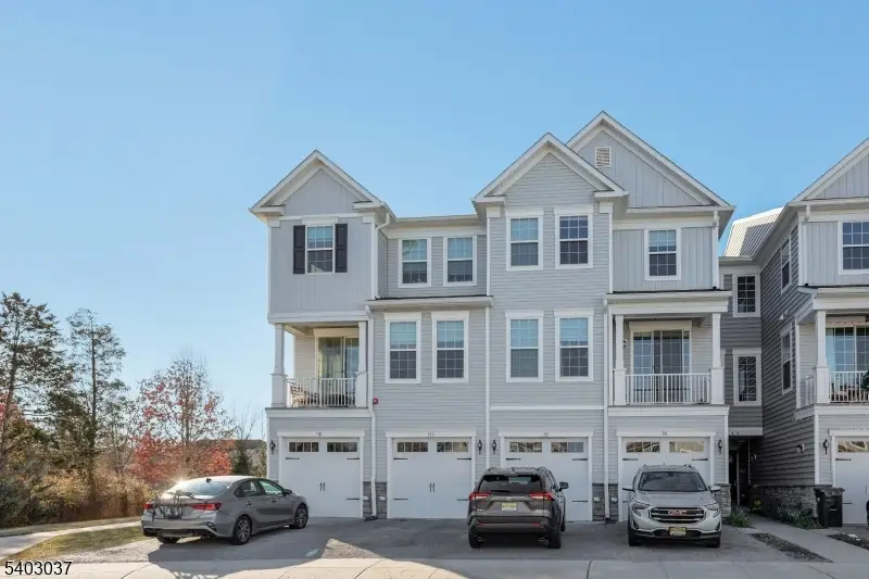 11A Passe Ct, Hillsborough, NJ 08844 - Image #2