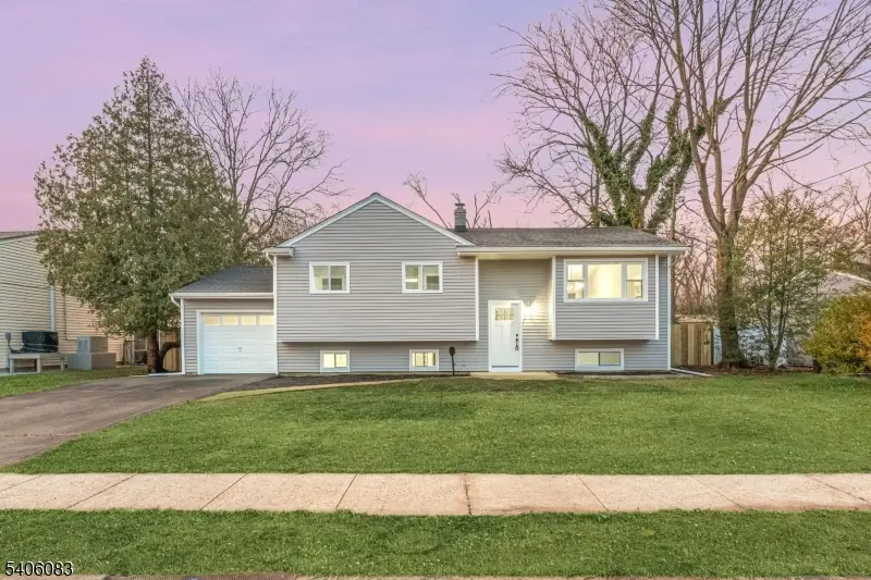 139 Lee Dr, Middlesex, NJ 08846 - Image #1