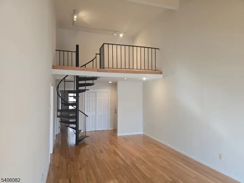 28 Sunrise Dr, Long Hill, NJ 07933 - Image #1