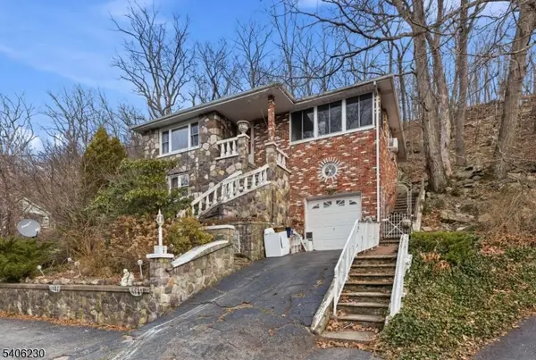 450 Skyline Lake Dr, Ringwood Boro, NJ 07456