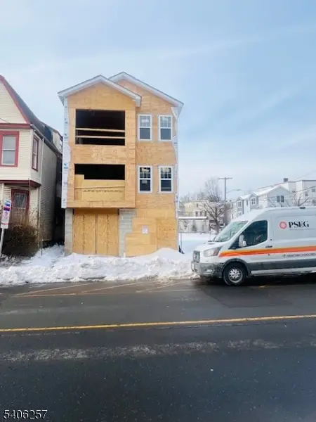 917 Bergen St #2, Newark, NJ 07102 - #3