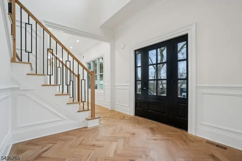 19 Tilden Ct, Livingston, NJ 07039 - Image #2