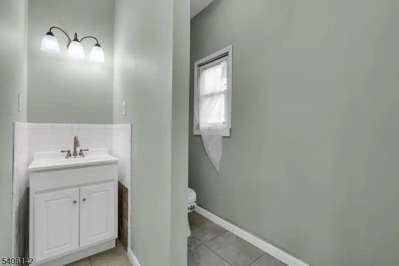 647 Scotland Rd, Orange, NJ 07050 - Image #3