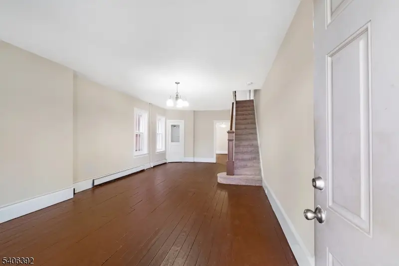 21 Short St, Trenton, NJ 08618 - Image #3