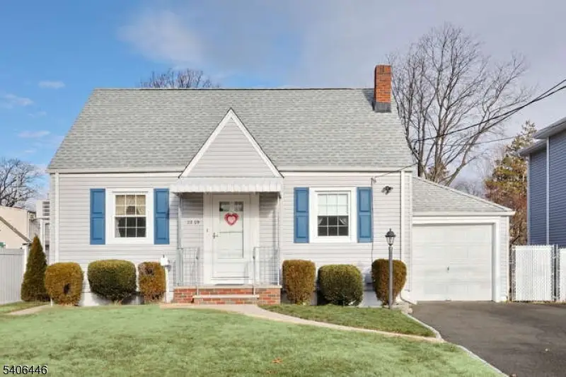 22-09 Arcadia Rd, Fair Lawn, NJ 07410 - Image #1