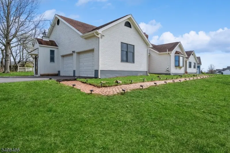 30 Claridge Ln, Raritan Township, NJ 08822 - Image #2