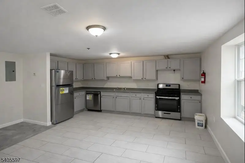 56-58 Kent St, Newark, NJ 07108 - Image #2