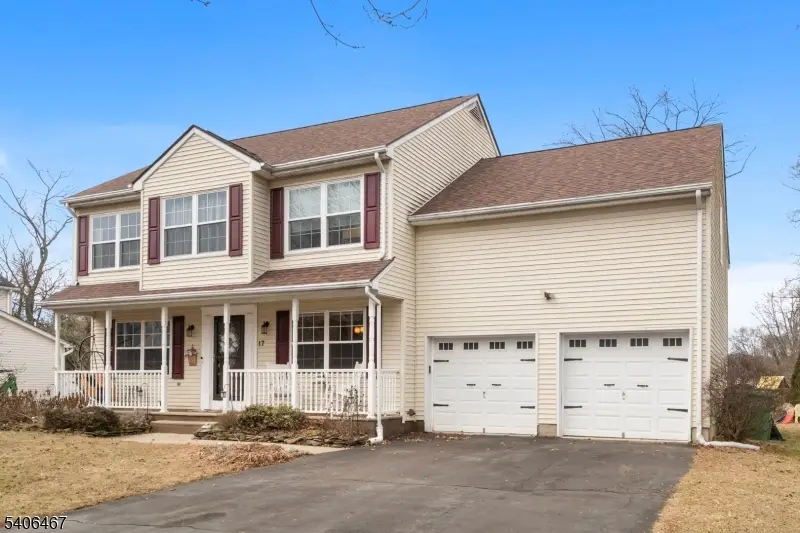 17 Frelinghuysen St, Belvidere, NJ 07823 - Image #2