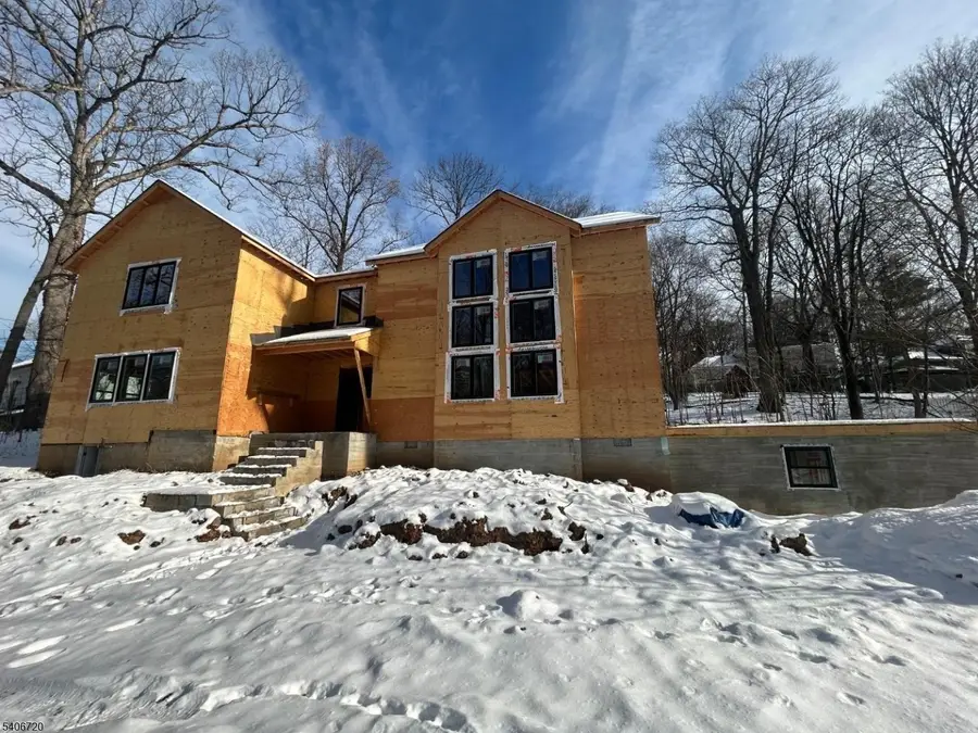 142 Diamond Hill Rd, Berkeley Heights, NJ 07922 - Image #2