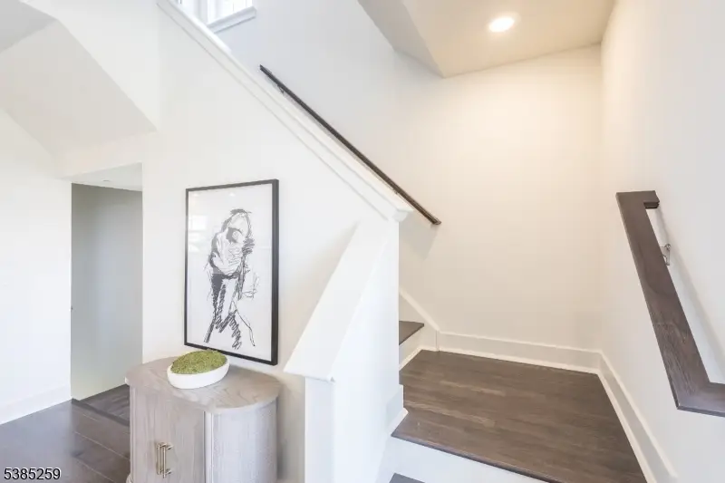 42 Gladstone Ct, Hanover, NJ 07981 - Image #2