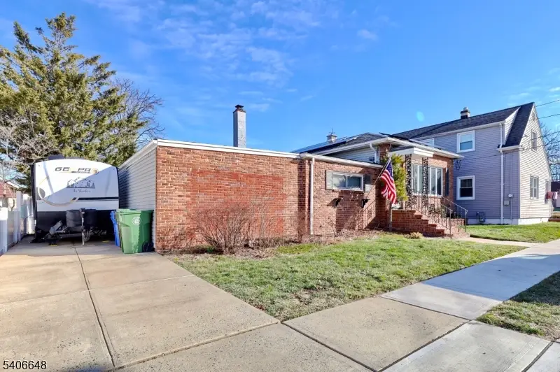 933 Mccandless Pl, Linden, NJ 07036 - Image #2