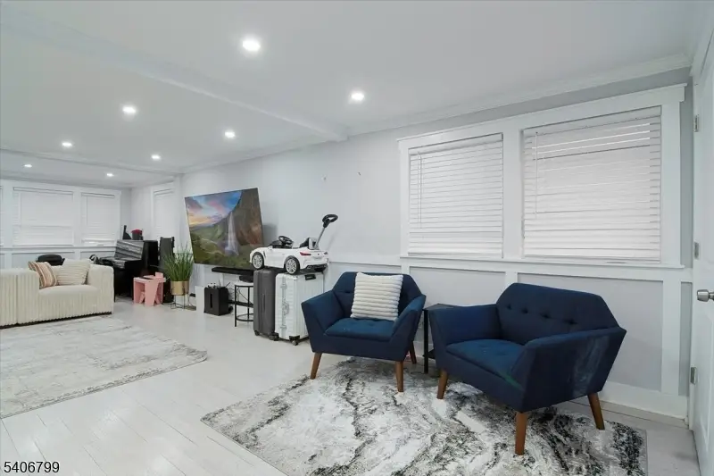 113 Sanford St, East Orange, NJ 07018 - Image #3