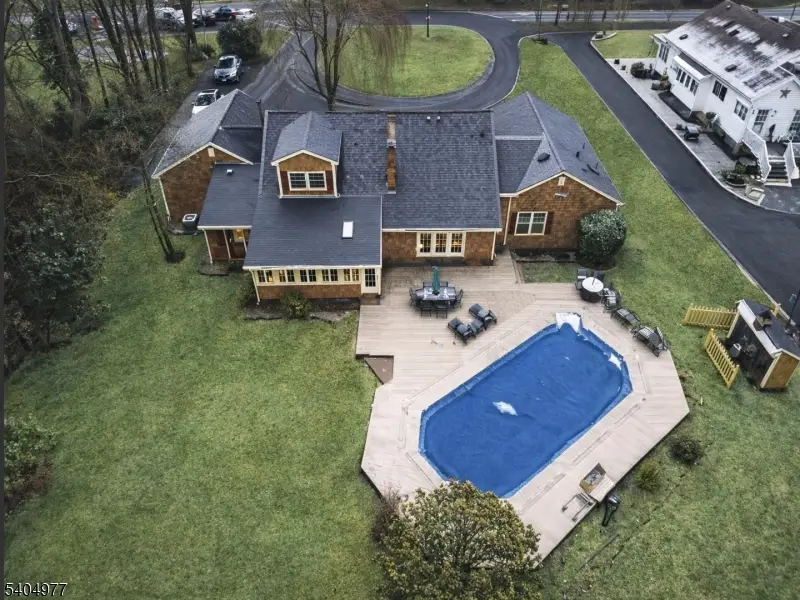 402 Main St, Manalapan Township, NJ 07726 - #3