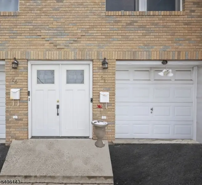 28 Hoffman Pl, Irvington, NJ 07111 - Image #1