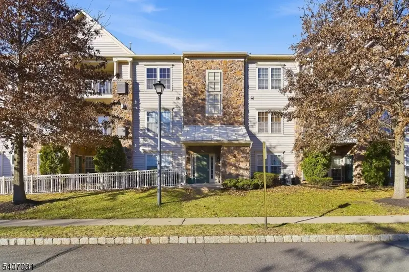 2 Steele Pl #E, Hillsborough Township, NJ 08844 - Image #2