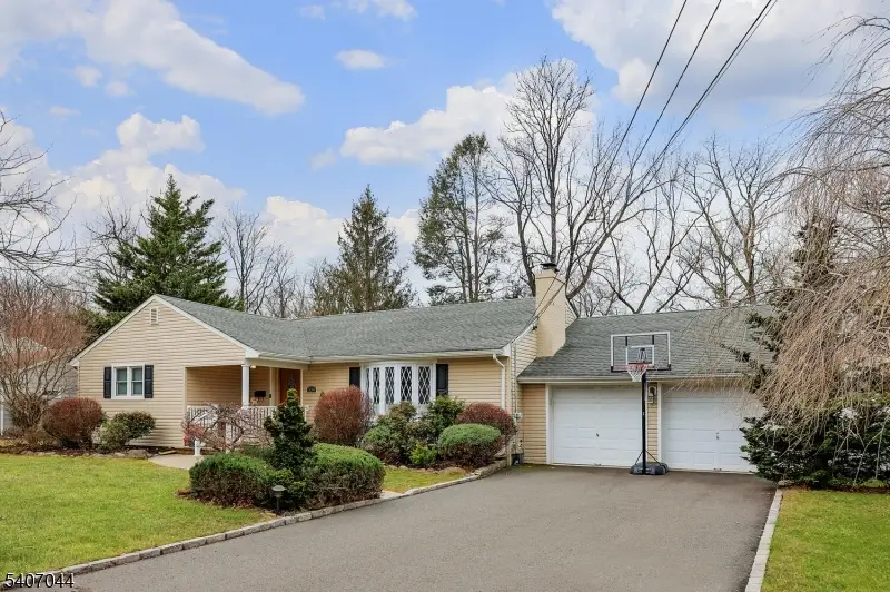336 Roberts Ln, Scotch Plains, NJ 07076 - Image #1